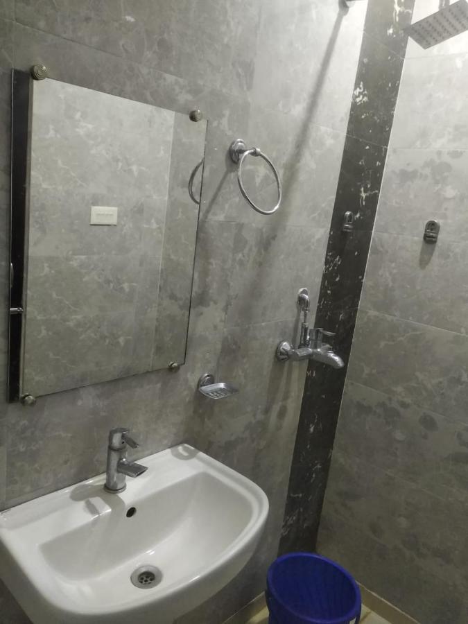 Negi'S Grand By Wb Hotels Kanpur Exterior photo